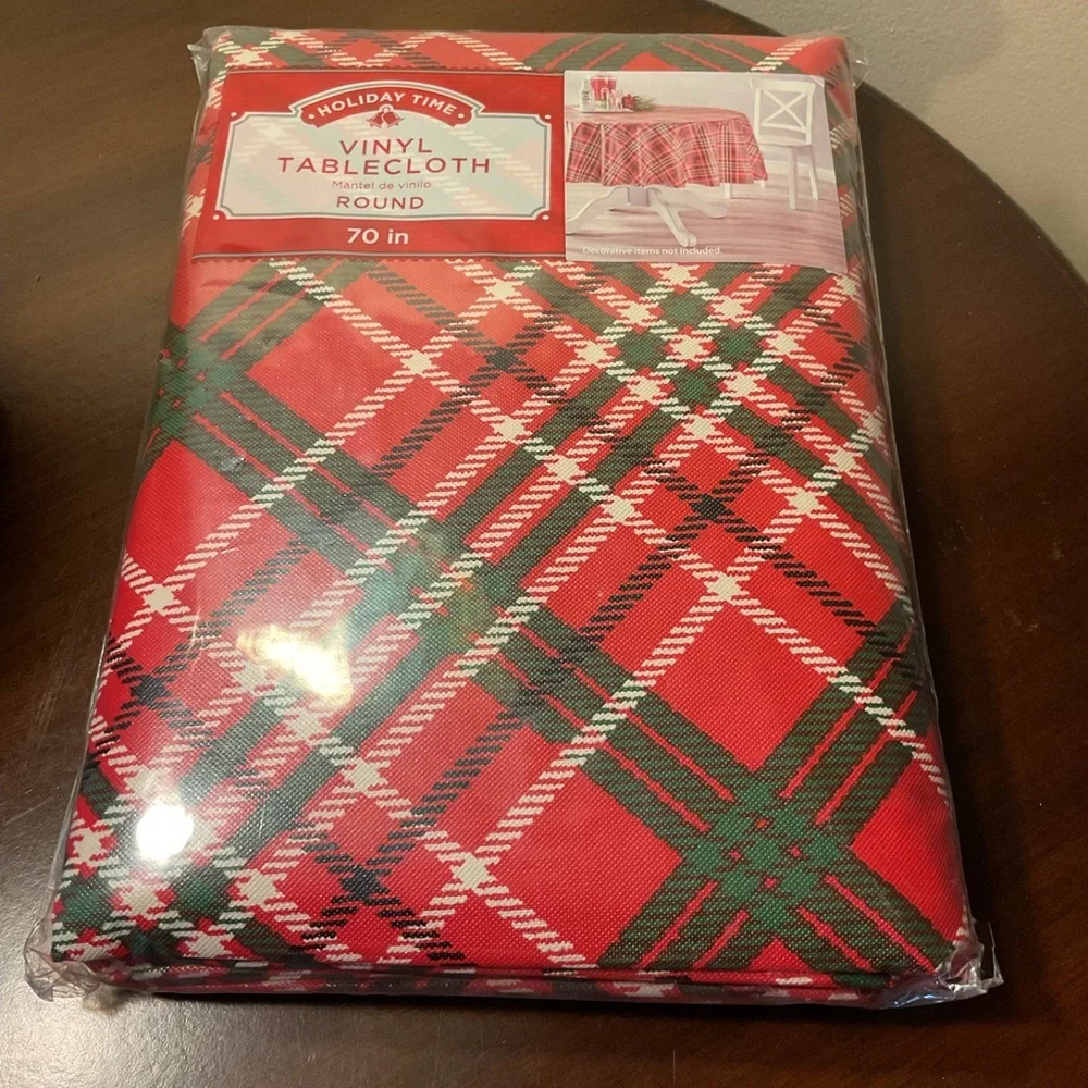 3 new Holiday Christmas tablecloths Bells 🔔 , Plaid & Floral